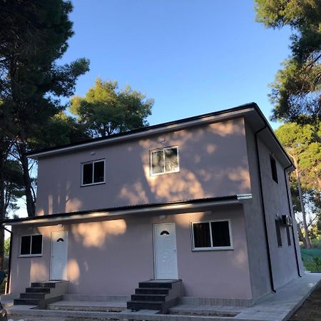 Vila Topi Vlore Luaran gambar