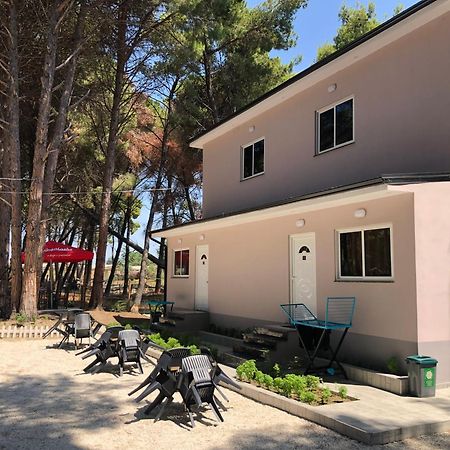 Vila Topi Vlore Luaran gambar
