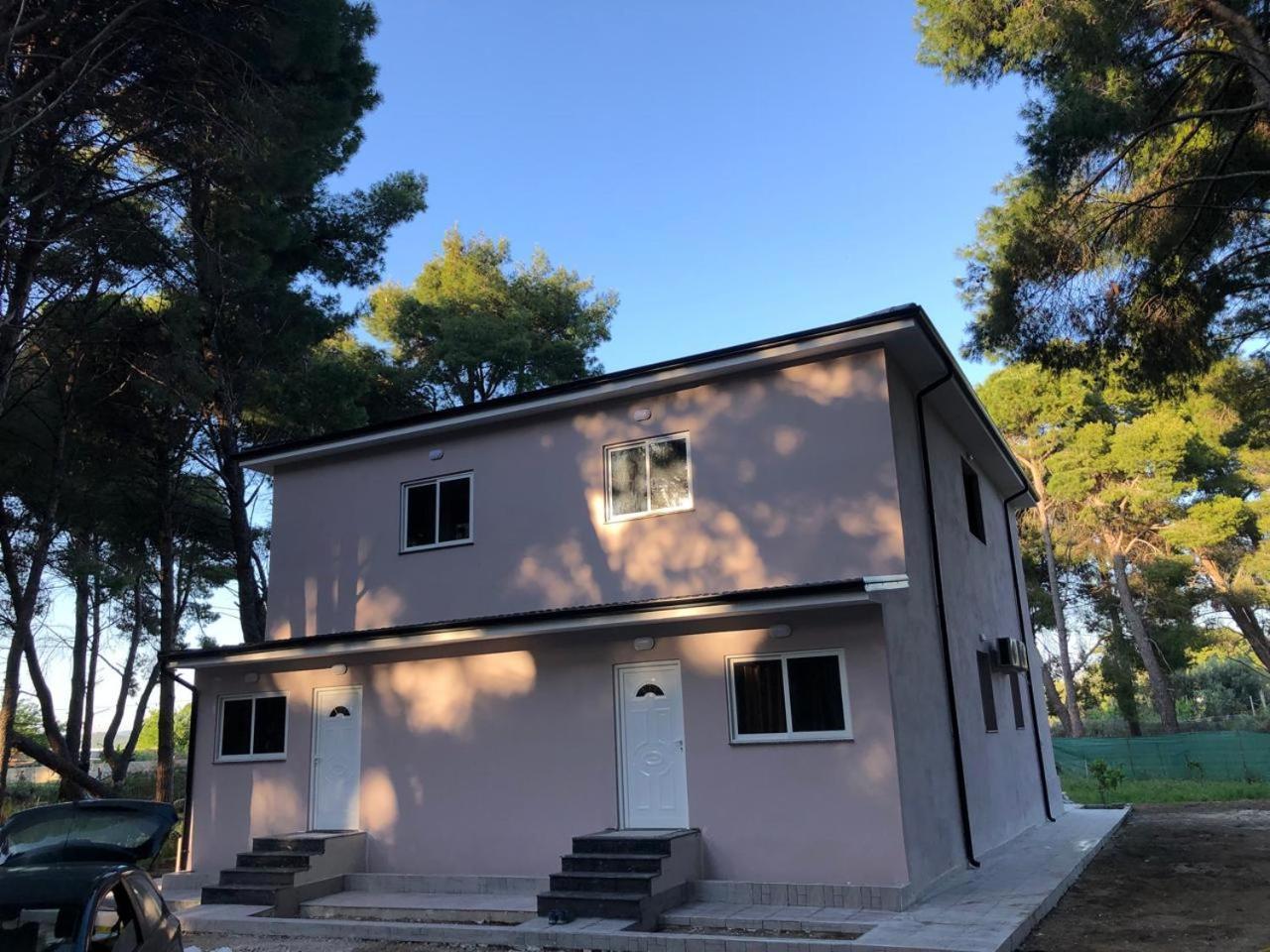 Vila Topi Vlore Luaran gambar