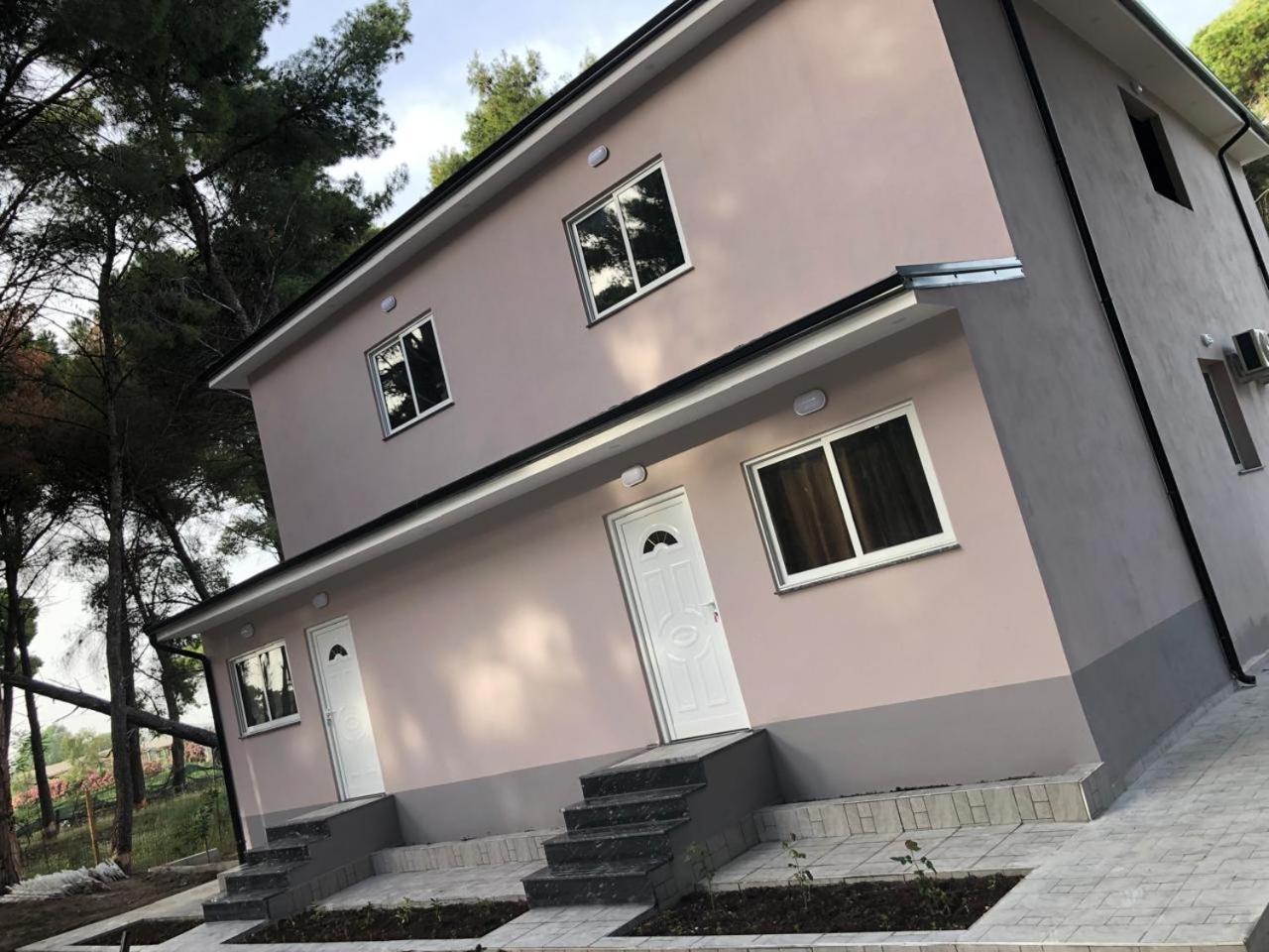 Vila Topi Vlore Luaran gambar