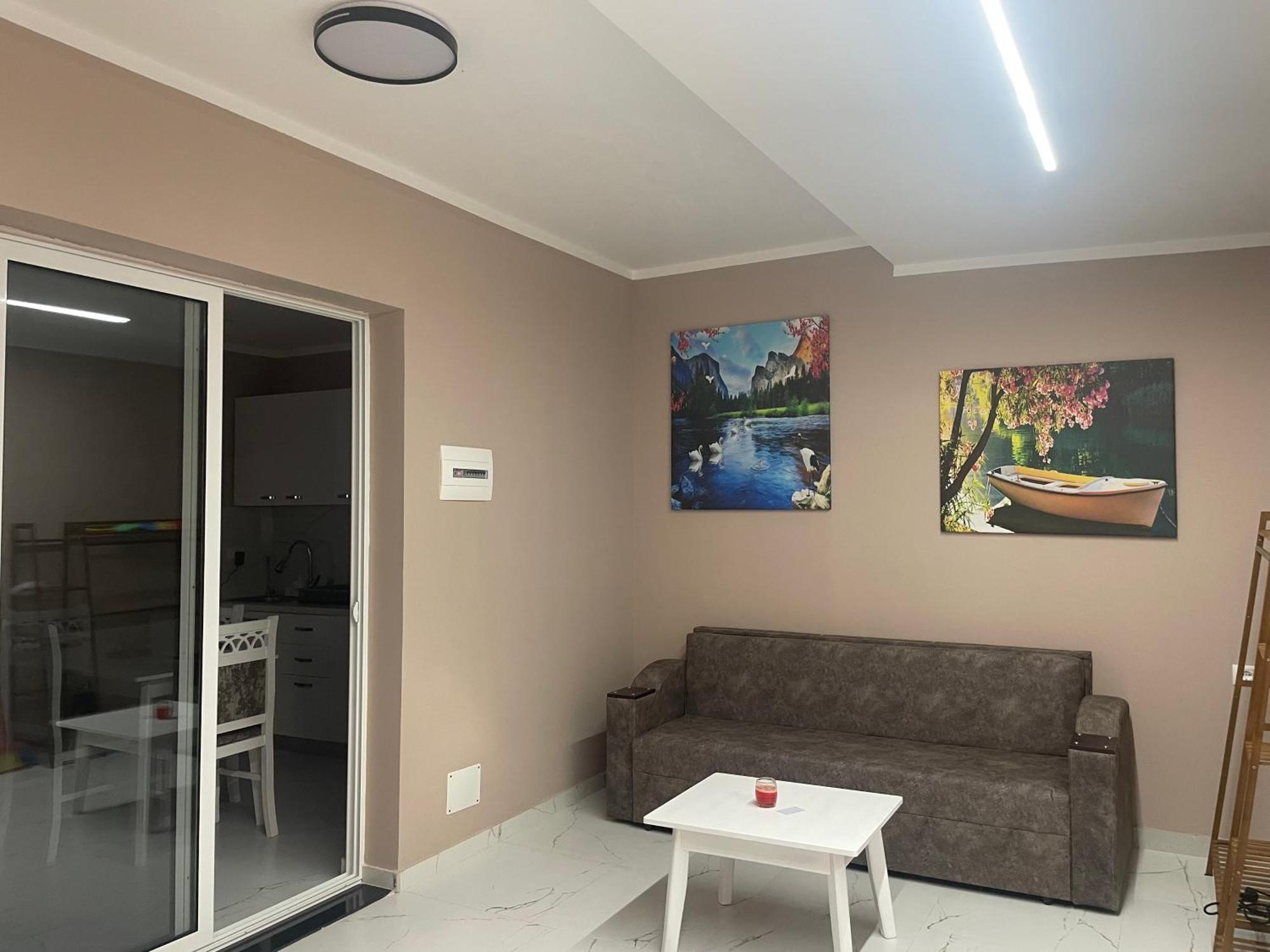 Vila Topi Vlore Luaran gambar