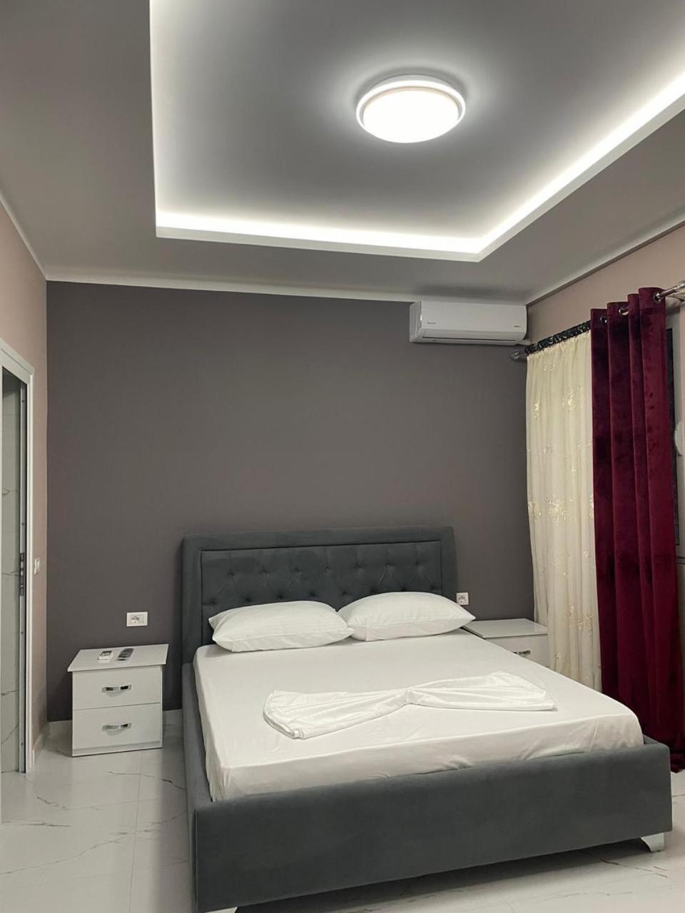 Vila Topi Vlore Luaran gambar